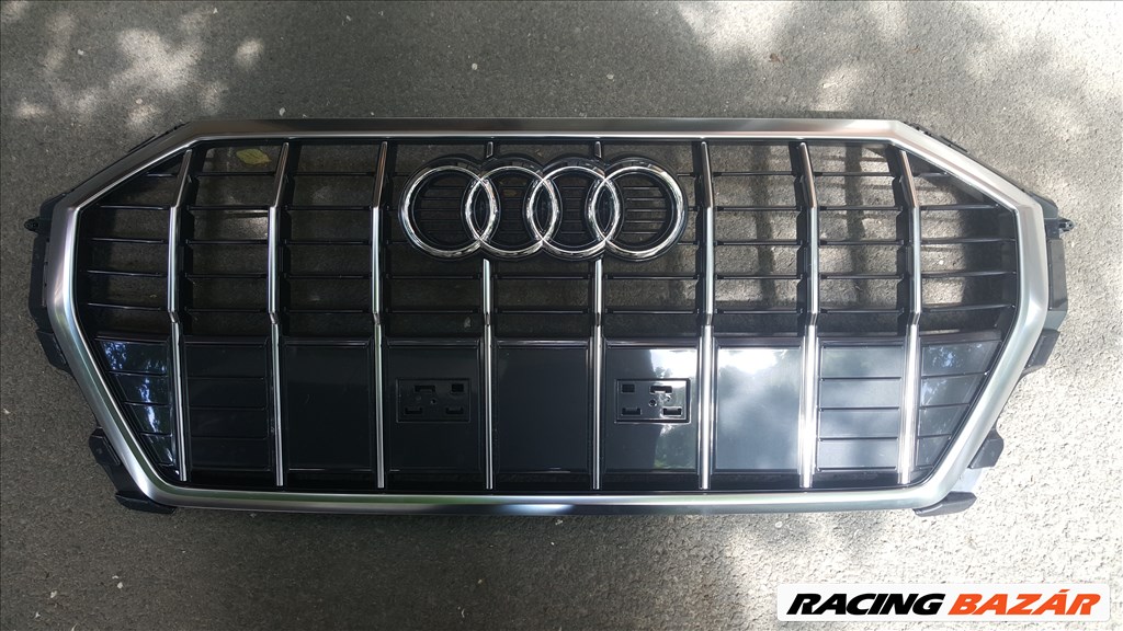 Audi Q3 s-line ezüst keretes gyári díszrács szinte új állapotban eladó. 83a853651b 1. kép