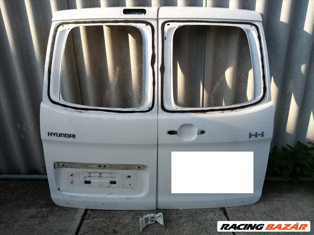 Hyundai H-1 Starex, Hyundai H-1 Travel ajtó lámpa fényszóró csomagtér ajtó 1. kép