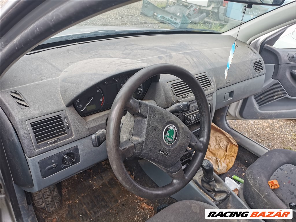 Skoda Fabia I bontott alkatrészei 20. kép