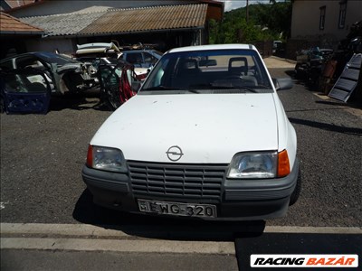 Opel Kadett E bontott alkatrészei