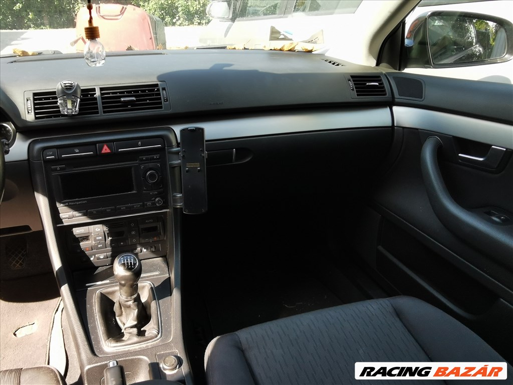 Audi A4 B7 kombi rozsdamentes karosszéria elemek LZ7L színben eladók 16. kép