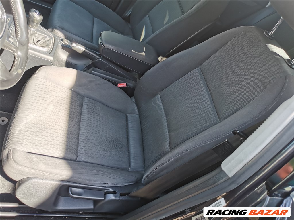 Audi A4 B7 kombi rozsdamentes karosszéria elemek LZ7L színben eladók 21. kép
