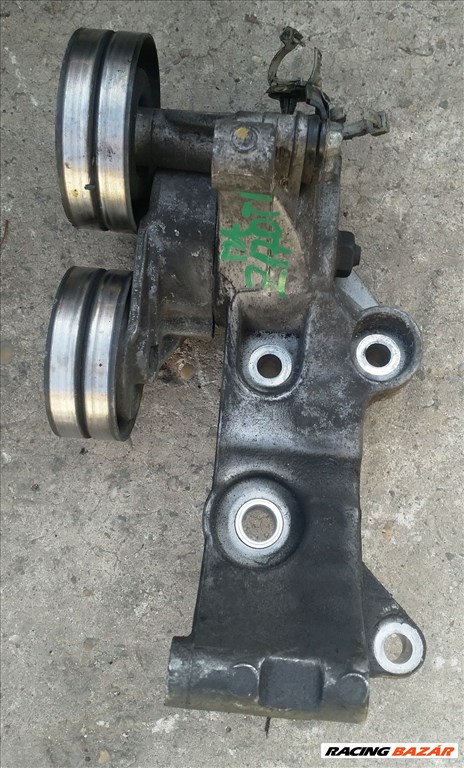 Opel Astra H, Meriva A, Combo C, Corsa C 1.7CDTI (Z17DTH) generátor tartóbak 1. kép