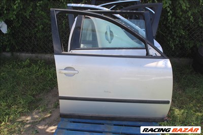 Volkswagen Passat B5 Jobb első ajtó üresen (68)