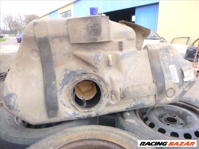 Opel Astra G 1999 5 AJTÓS 1,4,16V üzemanyagtank 