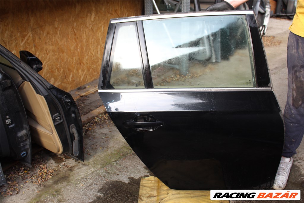 BMW E61 jobb hátsó ajtó üresen (472) 1. kép
