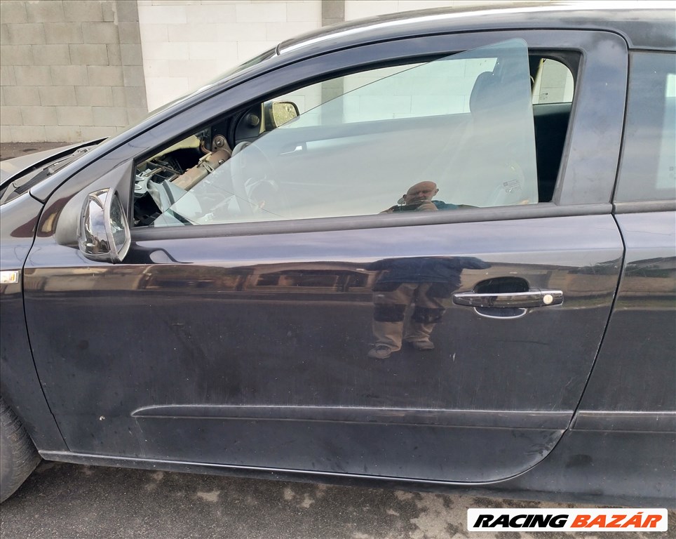 Opel Astra H GTC jobb és bal ajtó és alkatrészei 2. kép