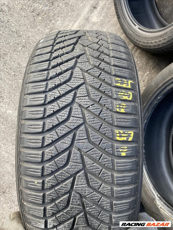  225/50R18 újszerű Yokohama téli gumi 7,5-8mm DOT17 1. kép