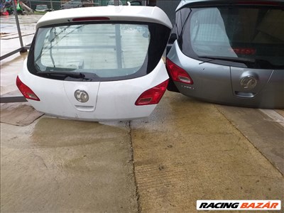 Opel Astra J csomagtérajtó fehér kompletten