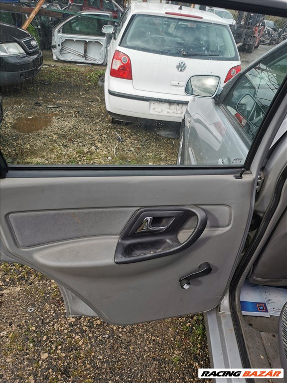 Volkswagen Polo Classic  1.4 kombi karosszéria elemek LS7N színben eladók 12. kép