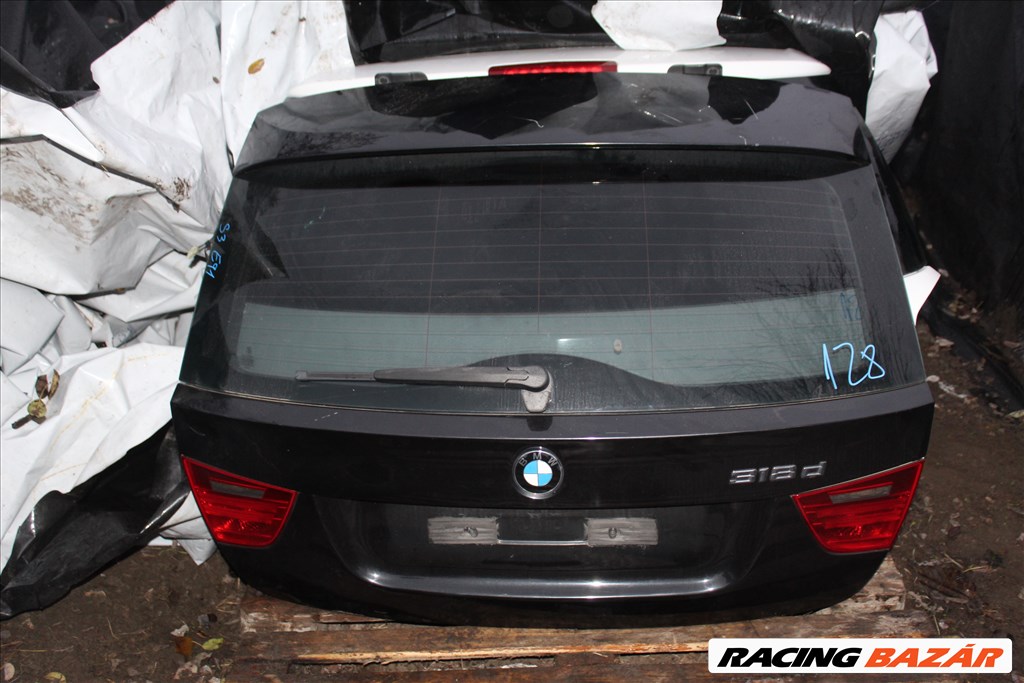 BMW E91 LCI  csomagtér ajtó üresen (128.) 1. kép