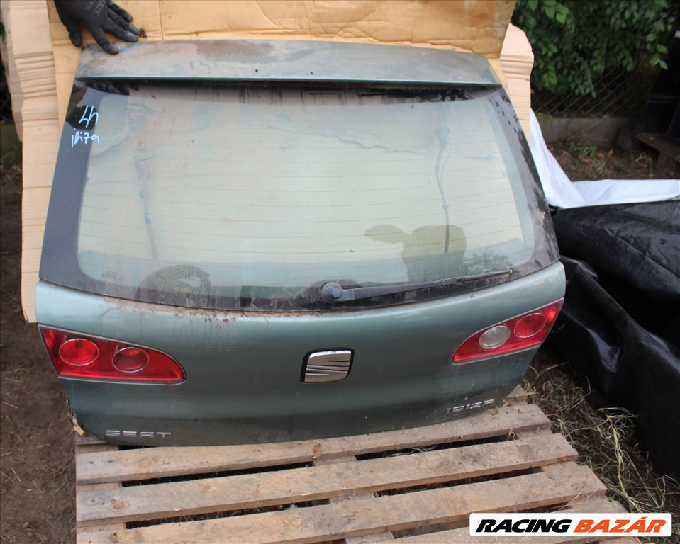 Seat Ibiza (6L) csomagtér ajtó szélvédővel üresen (44.) 1. kép