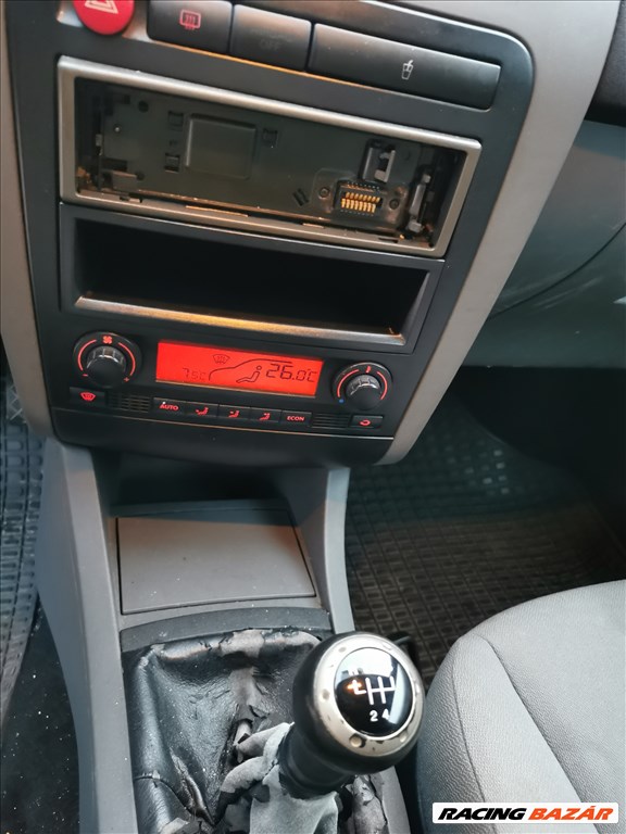 Seat Ibiza 6L 3 ajtós rozsdamentes karosszéria elemek LS7V színben eladók 17. kép