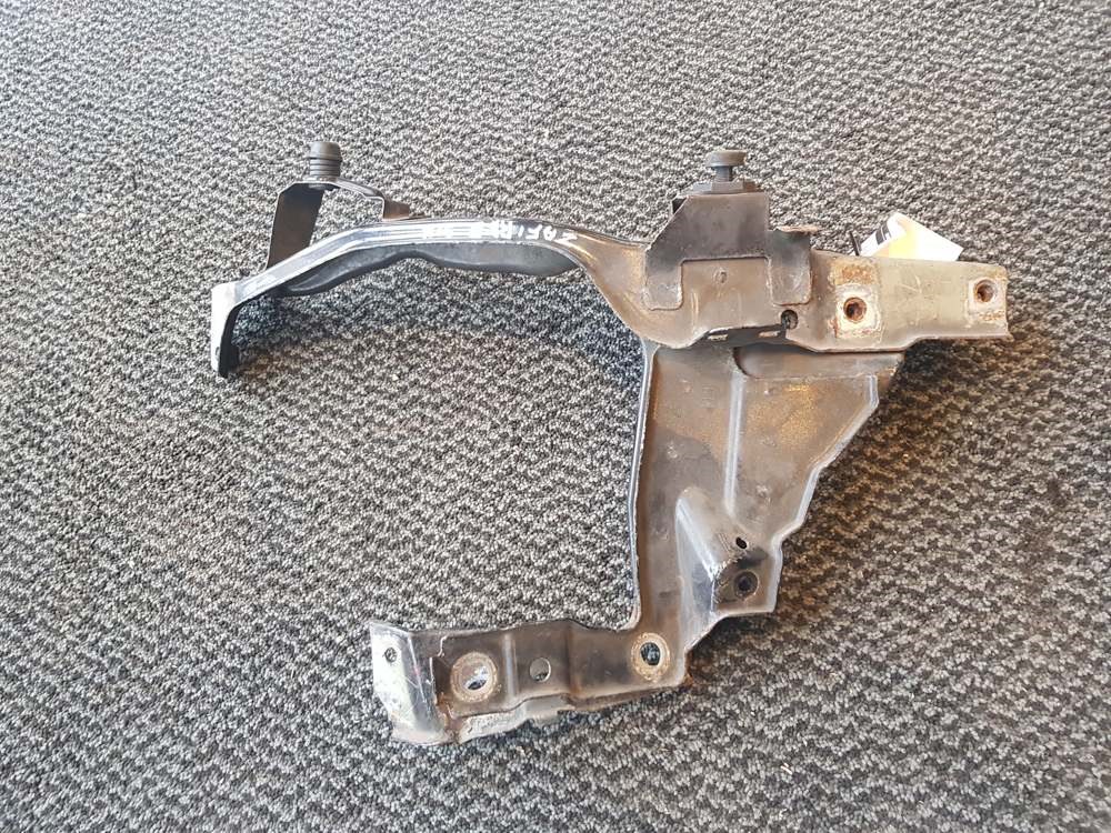 Opel Zafira B jobb első fényszórókeret 1. kép