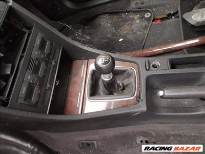 Audi A4 B6 Váltógomb,váltószoknya,középkonzol,fütéskapcsoló,digitklíma vezérlő,hamutál,sport kormány