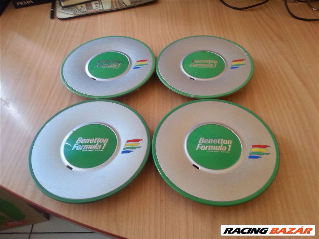 Benetton Formula1 új felniközép tárcsa 57,1 mm  1. kép