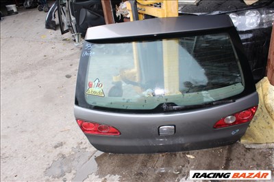 Seat Ibiza (6L) csomagtér ajtó szélvédővel üresen (33.)