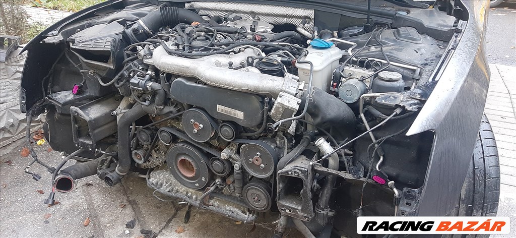 Audi A5 bontásából xenon fényszórók, motor, váltó, megmaradt alkatrészek eladók. 5. kép