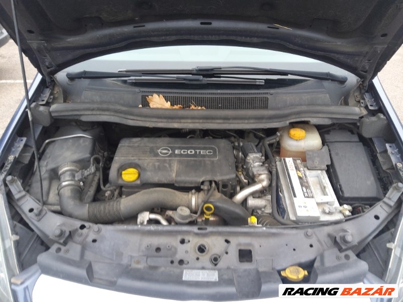 Opel Zafira B bontott alkatrészei 1. kép