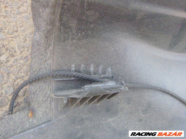 Ford Ka 2001 sérült kalaptartó  3. kép