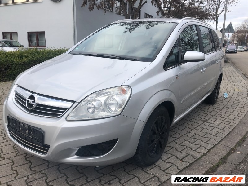 Opel Zafira B bontott alkatrészei 1. kép