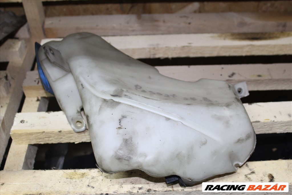 Volkswagen Passat B5 ablakmosó tartály pumpával 3b0955453 1. kép