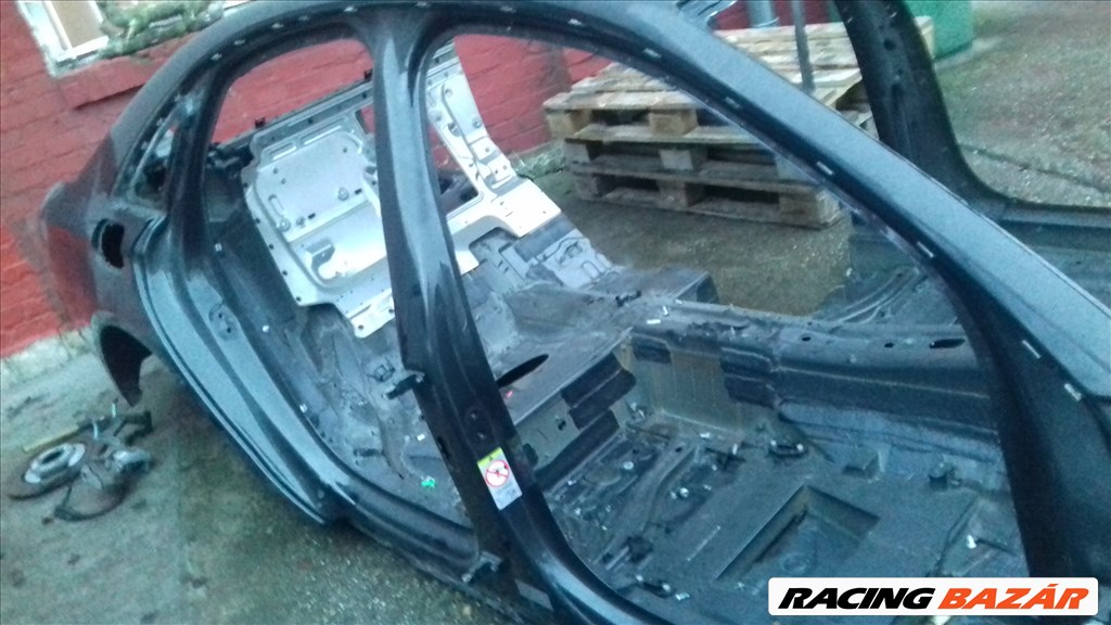 Audi A8 (D4 - 4H) 4.2 TDI quattro Komplett karosszéria 3. kép