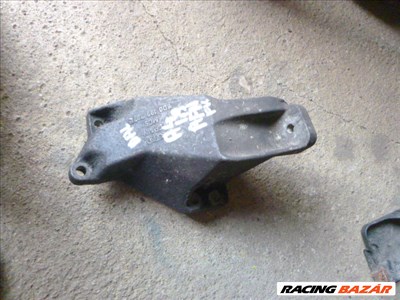 Audi A4 (B5 - 8D) 1.9 TDI     8D0 199 307 L számú tartóbak 8d0199307l