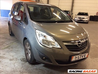 Opel Meriva B bontott alkatrészei