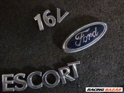 Ford Escort   1997    CSOMAGTÉRAJTÓ EMBLÉMA 