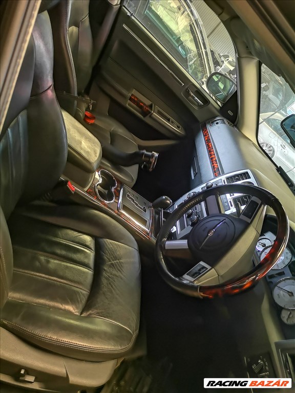 Chrysler 300C bontott alkatrészei 4. kép