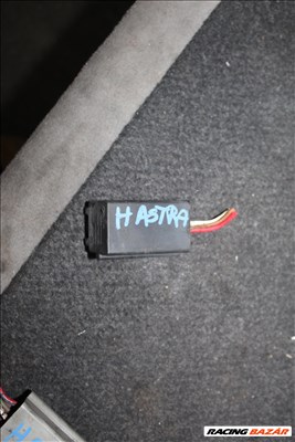 Opel Astra H 1.7D hűtőradiátor relé 13119468