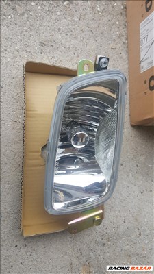 Mitsubishi Pajero jobb oldali ködlámpa dobozában eladó. 3244996