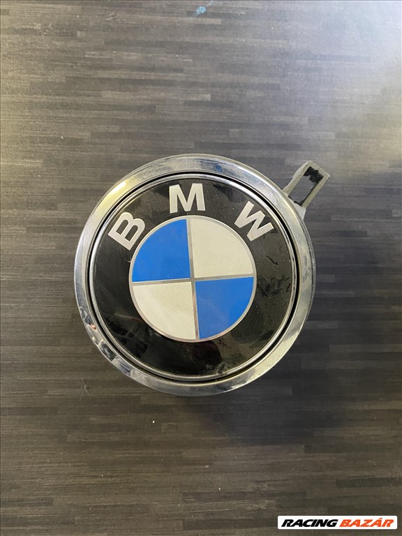 BMW 1-es sorozat E81, E82, E87, E88 Csomagtér ajtó nyitó csomagtérajtó embléma  1. kép