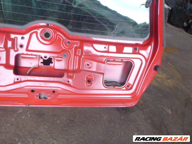 Renault Clio II 99 piros csomagtérajtó üveggel 11. kép