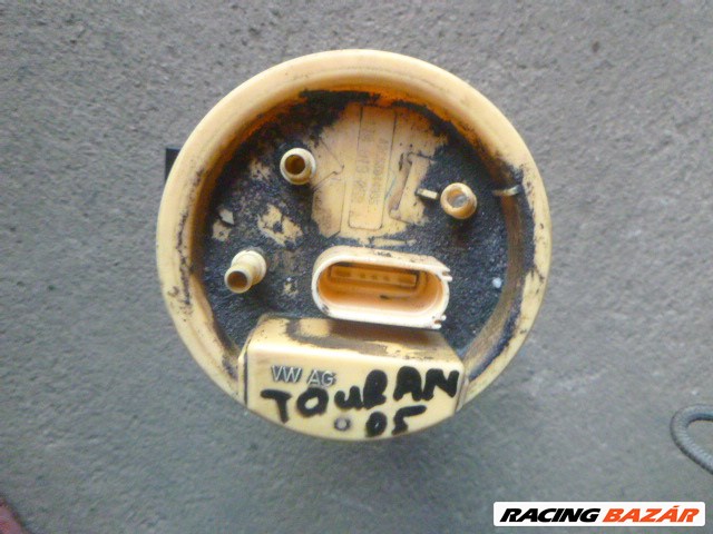 Volkswagen Touran 2005 1,9 BLS, üzemanyagszivattyú házzal 1T0 919 050 A 1T0919050A 1. kép