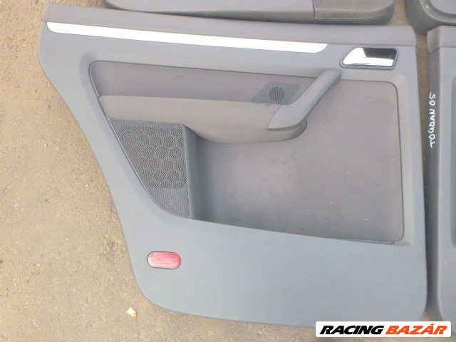 Volkswagen Touran I 2005 ajtókárpit  2. kép