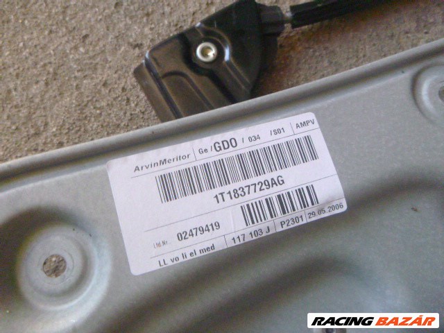 Volkswagen Touran I 2005 BAL ELSŐ ablakemelő mechanika  2. kép
