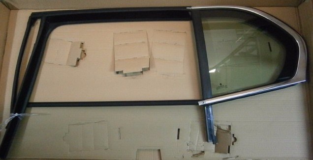 Skoda Superb II hátsó ajtó fix üveg bal 1. kép
