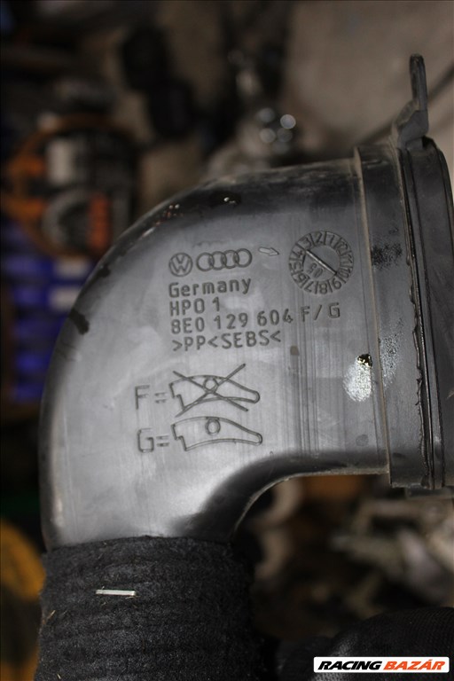 Audi A4 B7 2.0D  légszűrő cső  8E0129604F-G 2. kép