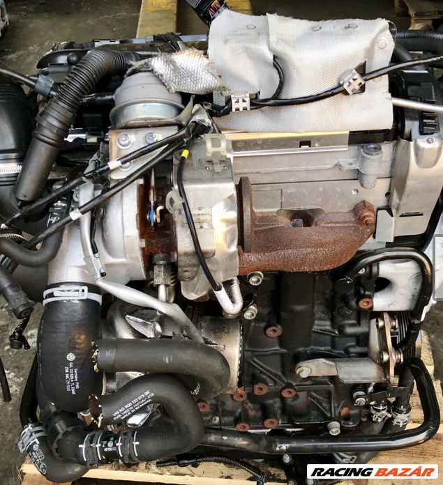 Volkswagen Golf VII 1.6 TDI BlueMotion CLH motor  2. kép