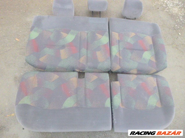 Renault Clio II 99, 5 ajtós hátsó fejtámlás üléssor  2. kép