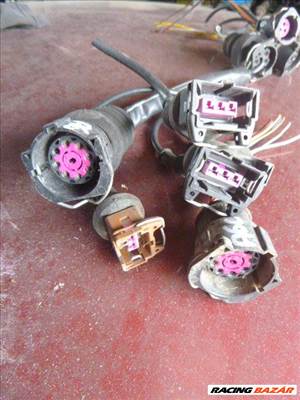 Audi A6 (C4 - 4A) CSATLAKOZÓ