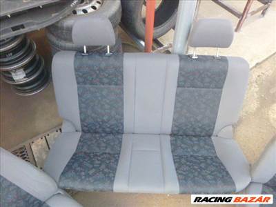 Skoda Felicia 1999 5 ajtós hátsó fejtámlás üléssor 