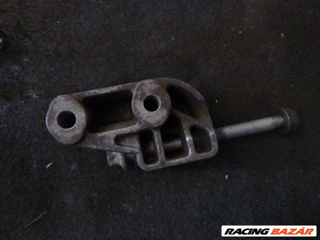 Opel Astra F generátor tartó konzol  90448772 3. kép