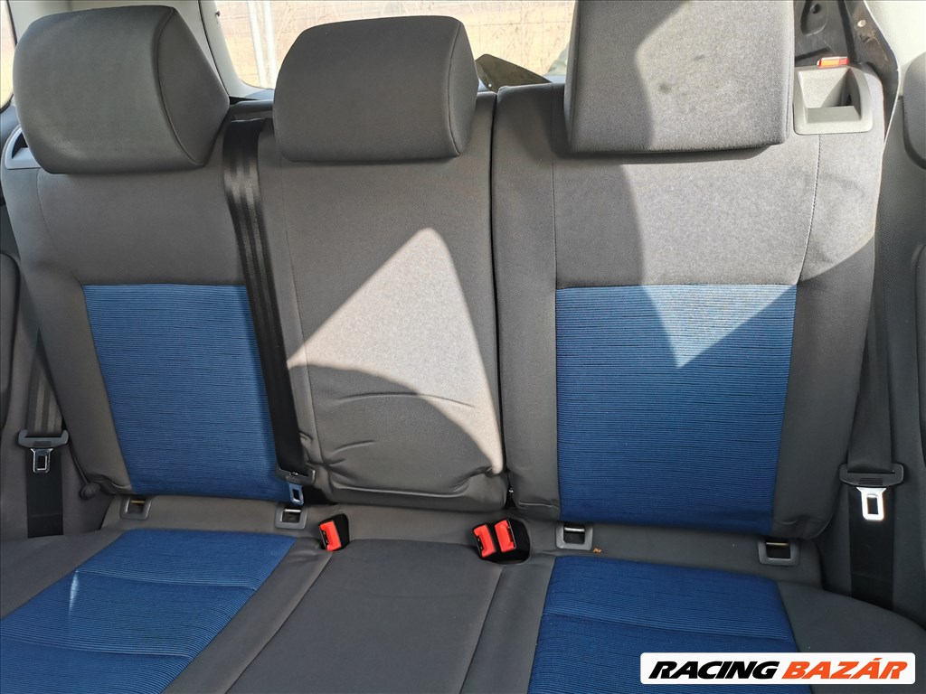 Volkswagen Golf V 1.4Fsi(BKG) bontott alkatrészei LC9Z színben eladók 44. kép