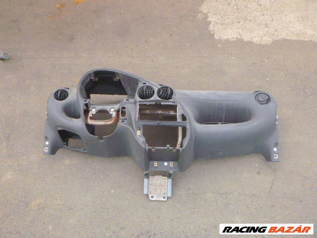 Ford Ka (1st gen) 1.3I 2001 műszerfal  1. kép