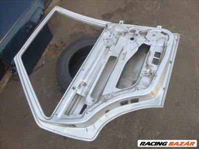 Skoda Felicia 1999 5 AJTÓS EZÜST BAL HÁTSÓ ÜRES AJTÓ