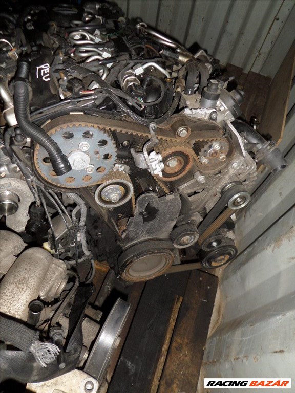 Audi 2.0 16V TDI motor CGL motorkóddal eladó. 2. kép
