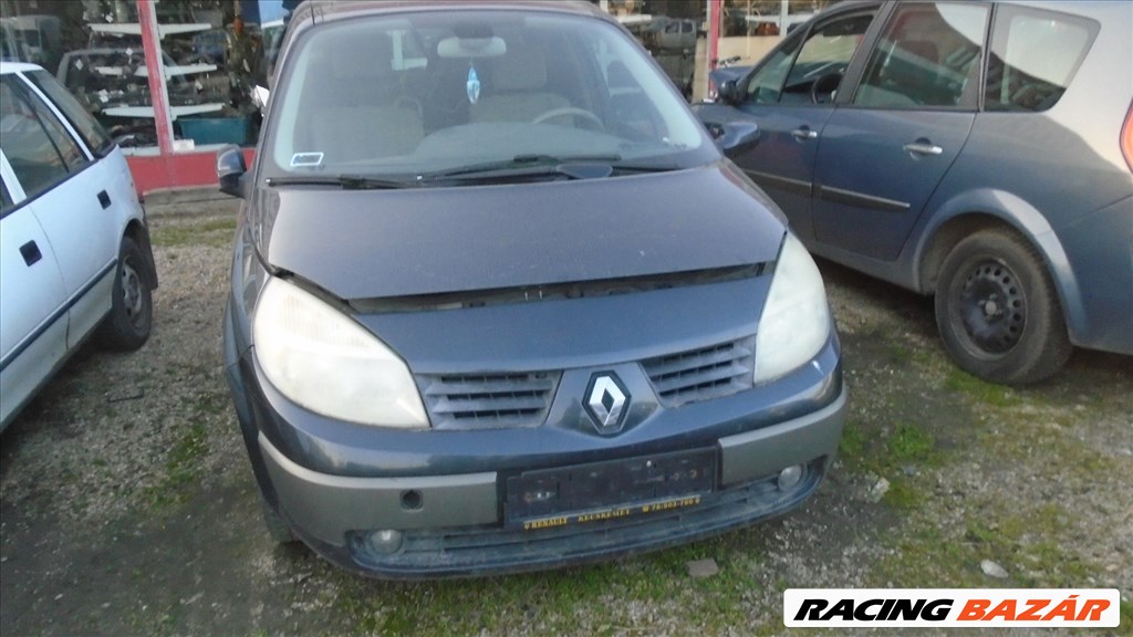 Renault Scénic II bontott alkatrészei 1. kép